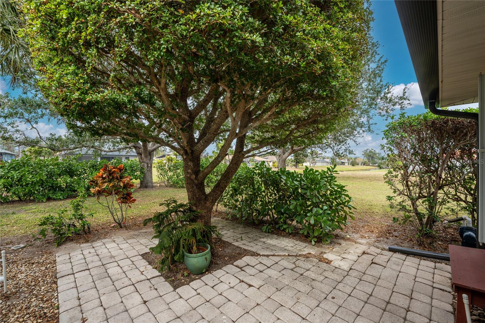 ROTONDA WEST - Residential