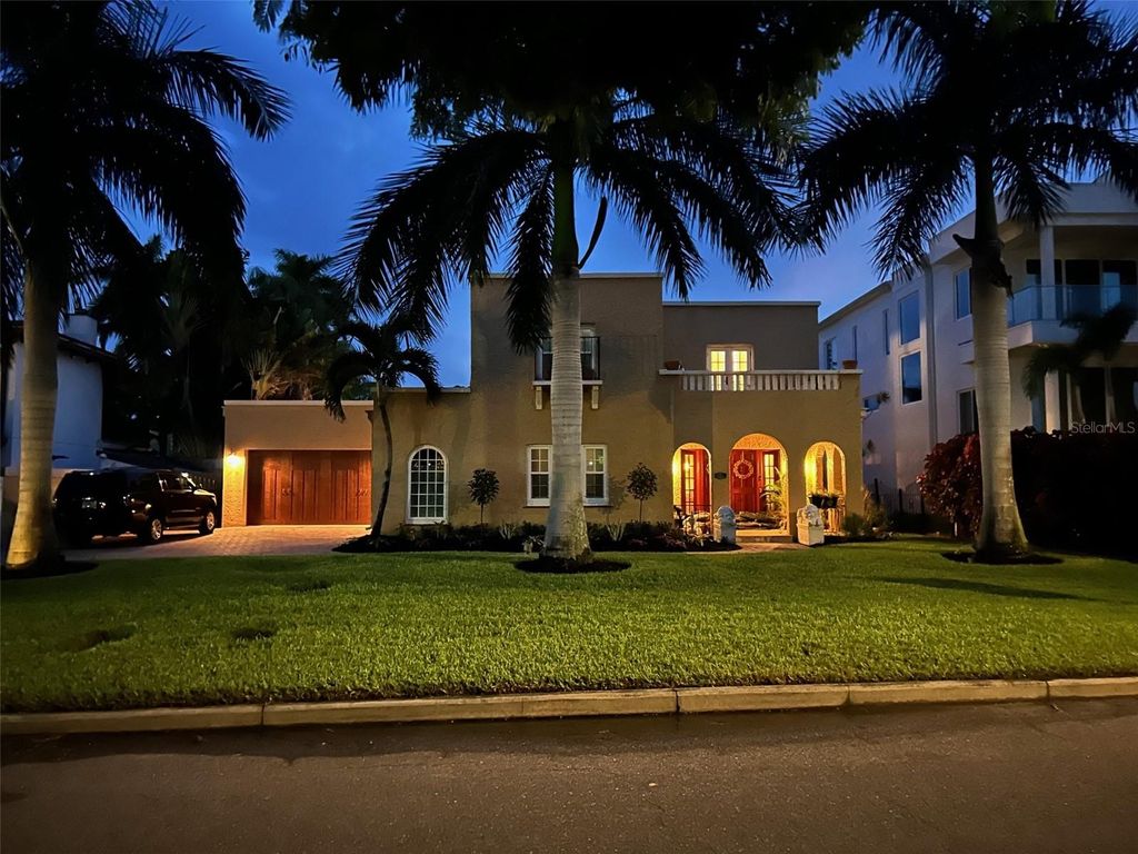 Photo of 104 Palmera Boulevard NE, St Petersburg, FL 33704 (MLS # TB8311766)