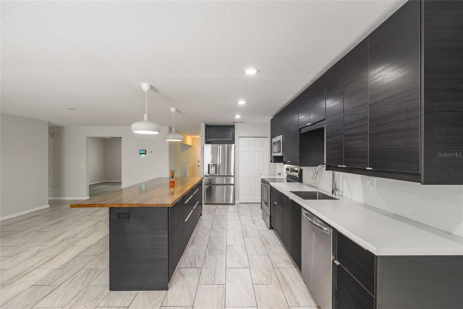 SOUTH POINT - Residential Lease