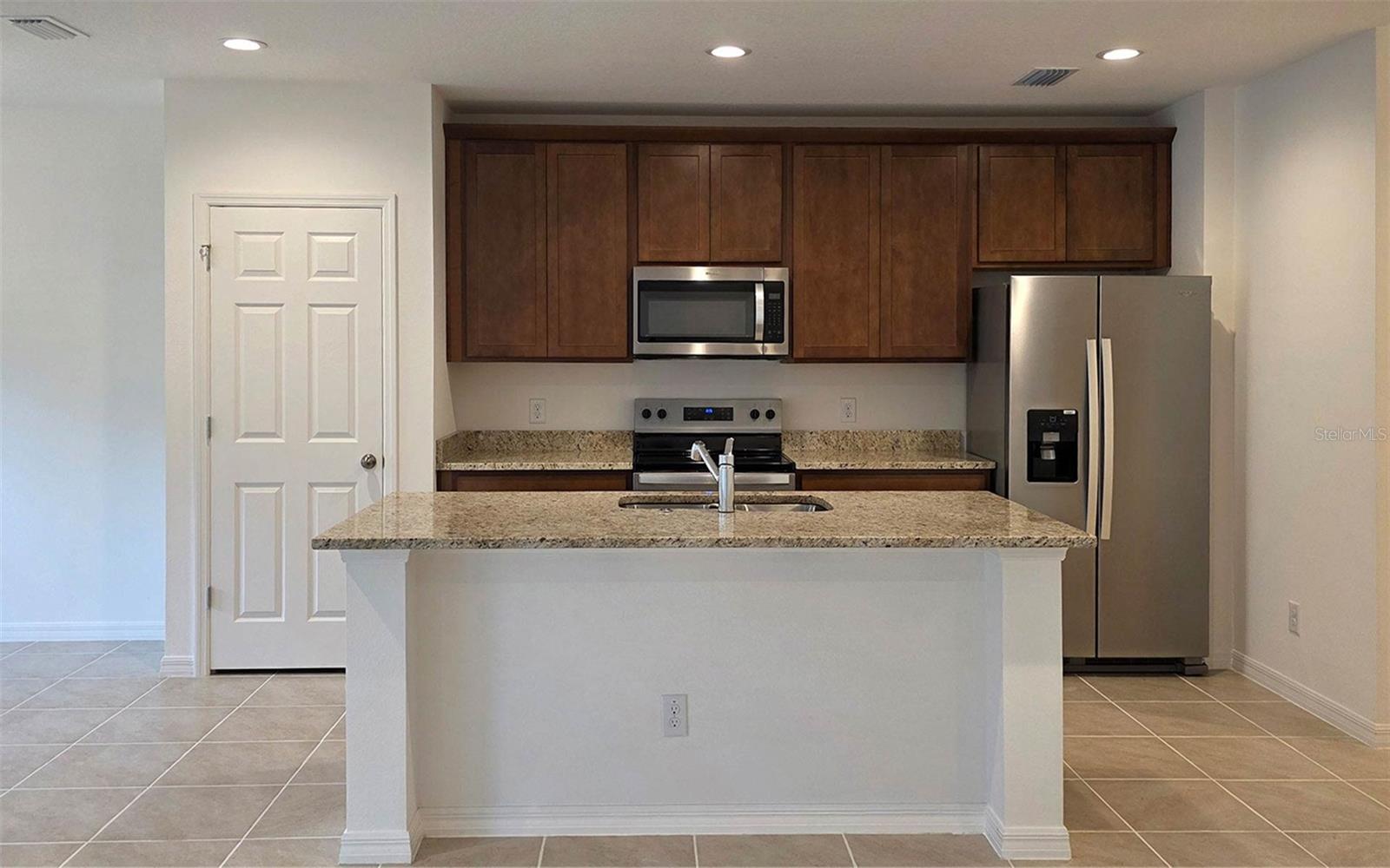 BLUE SPRINGS RESERVE TOWNHOMES PHASE 1 - Residential