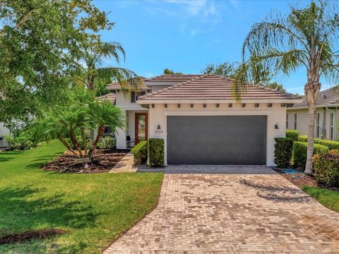 Photo of 5009 Lake Overlook Avenue, Bradenton, FL 34208 (MLS # A4684593)