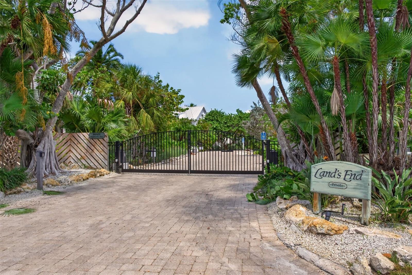 677 LANDS END DRIVE