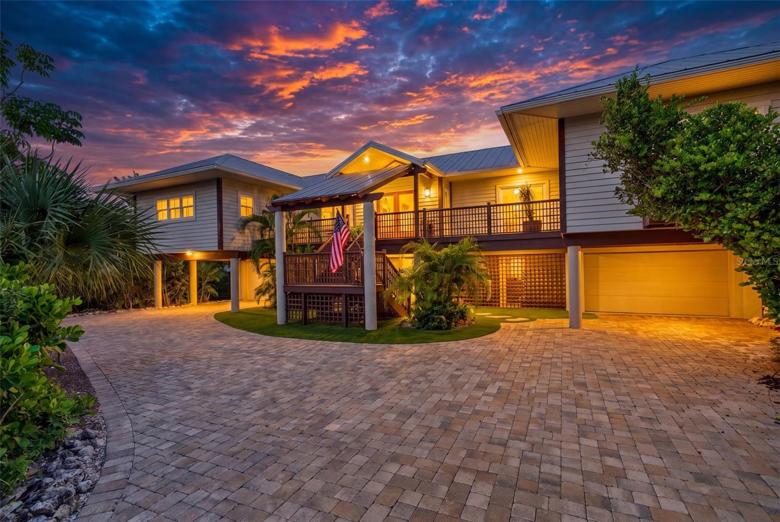 677 LANDS END DRIVE