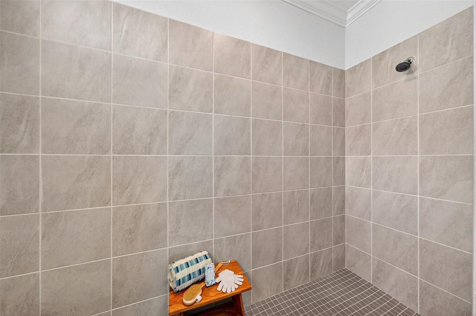 SARASOTA NATIONAL PH 9-B - Residential