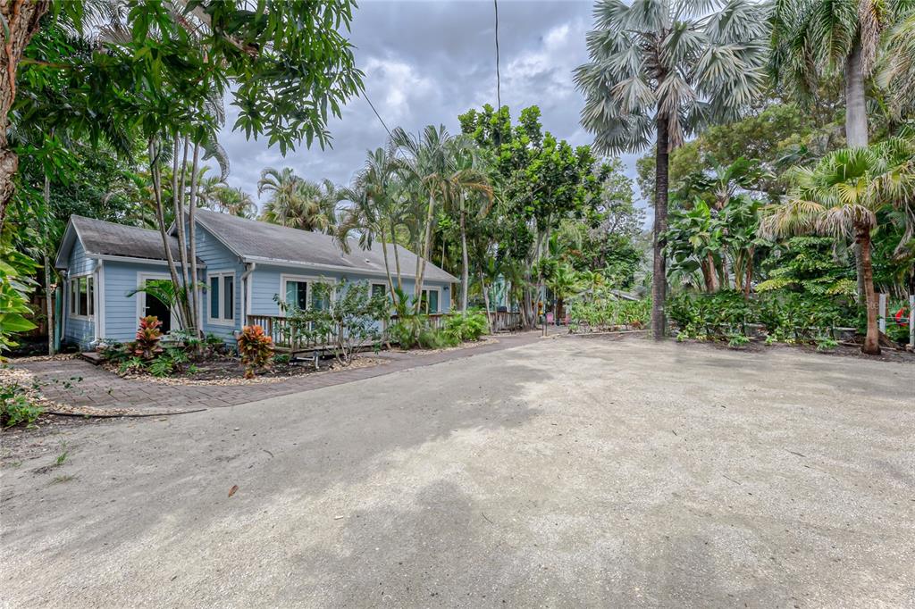 WAVERLY PLACE 2-19 D - Residential Income