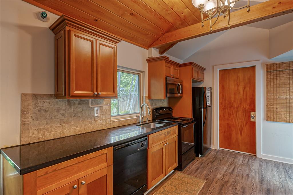 WAVERLY PLACE 2-19 D - Residential Income
