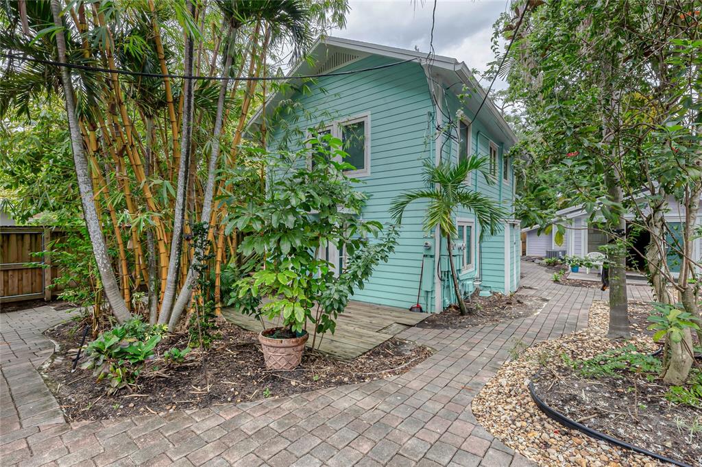 WAVERLY PLACE 2-19 D - Residential Income
