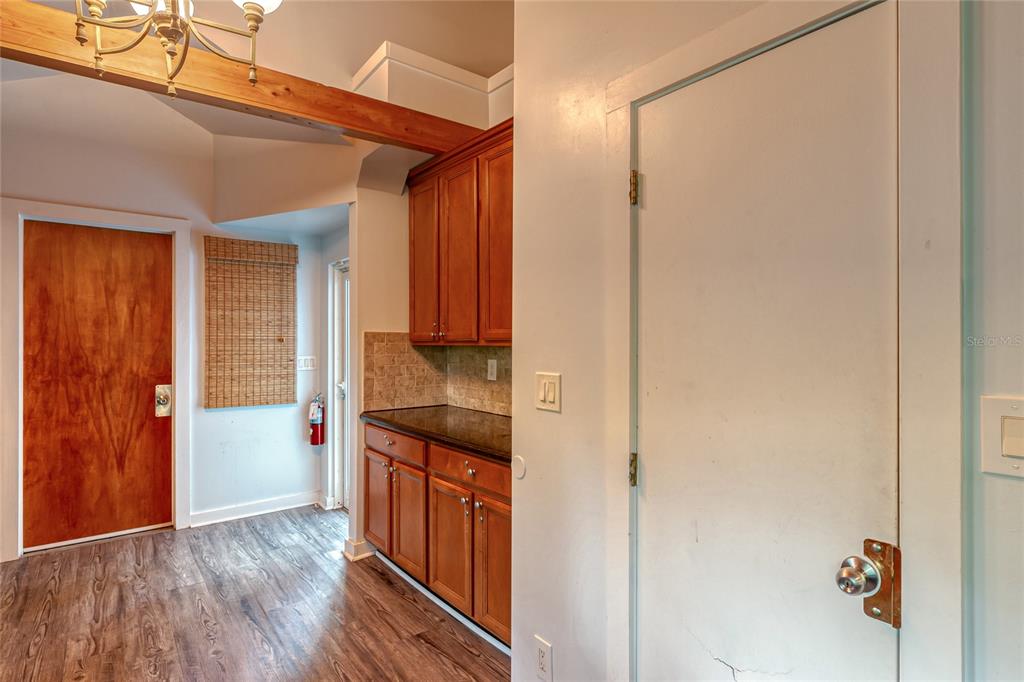 WAVERLY PLACE 2-19 D - Residential Income
