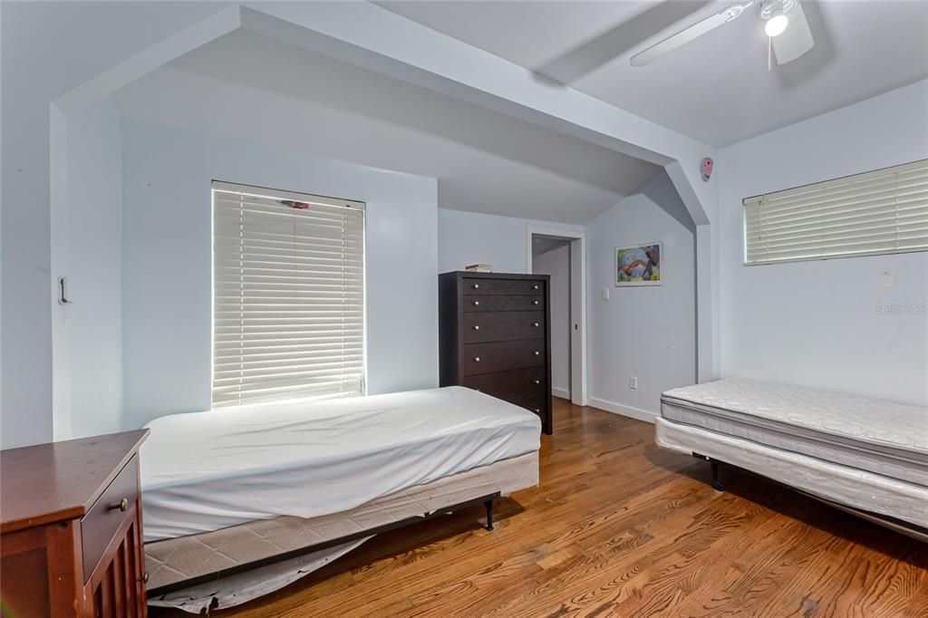 WAVERLY PLACE 2-19 D - Residential Income