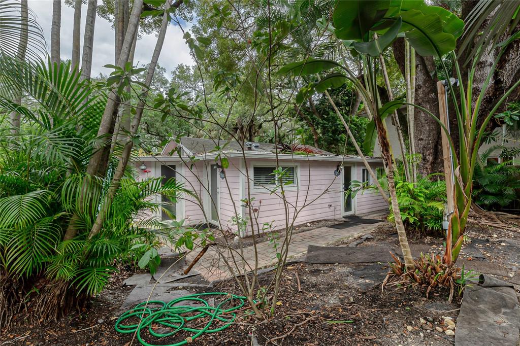 WAVERLY PLACE 2-19 D - Residential Income