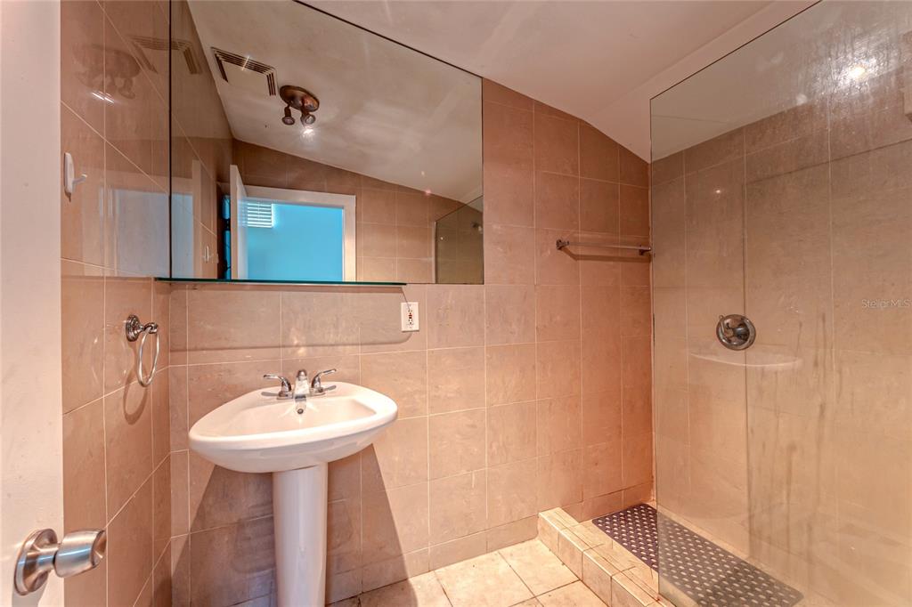 WAVERLY PLACE 2-19 D - Residential Income