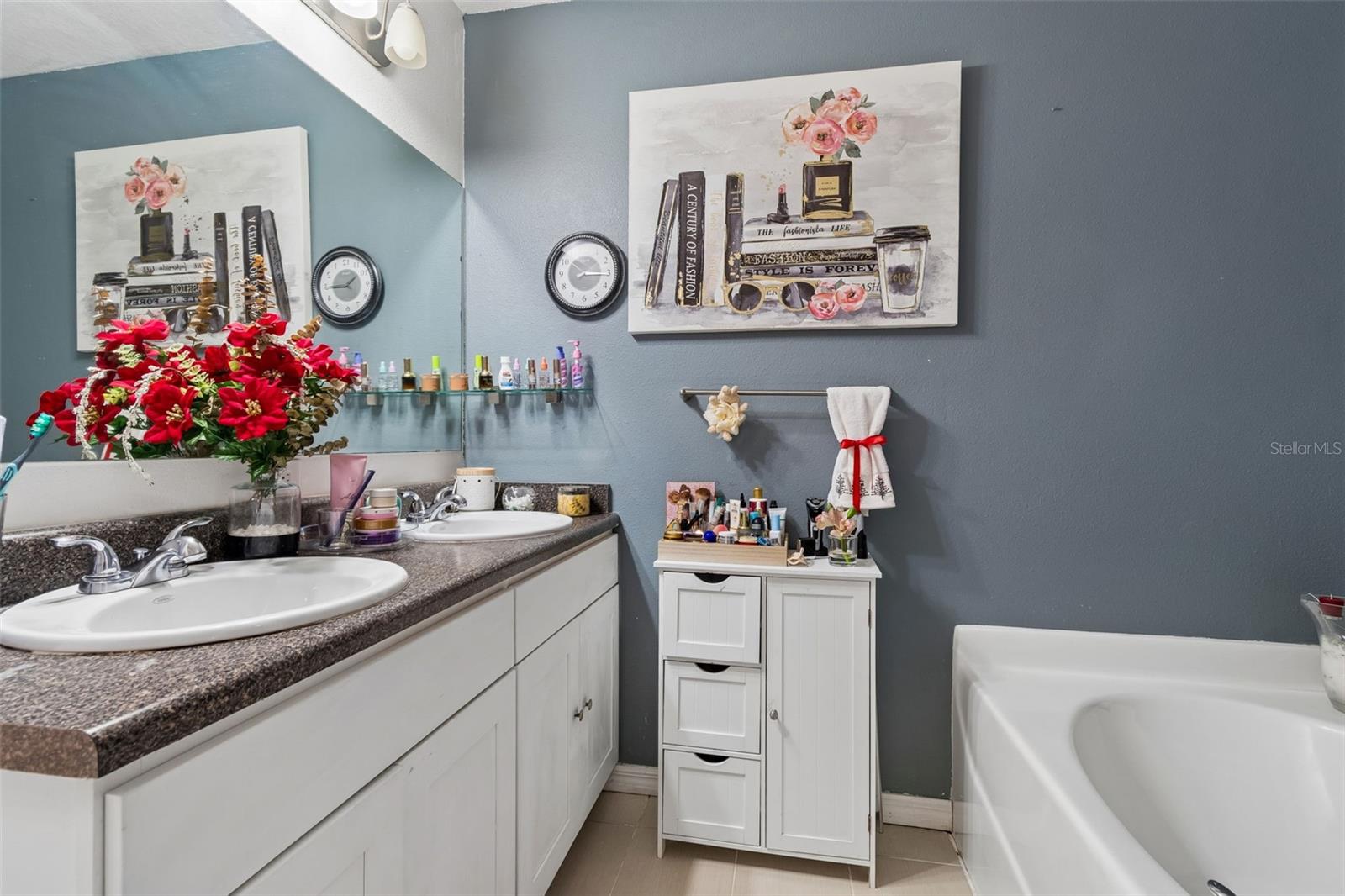 SPRING HILL - Residential