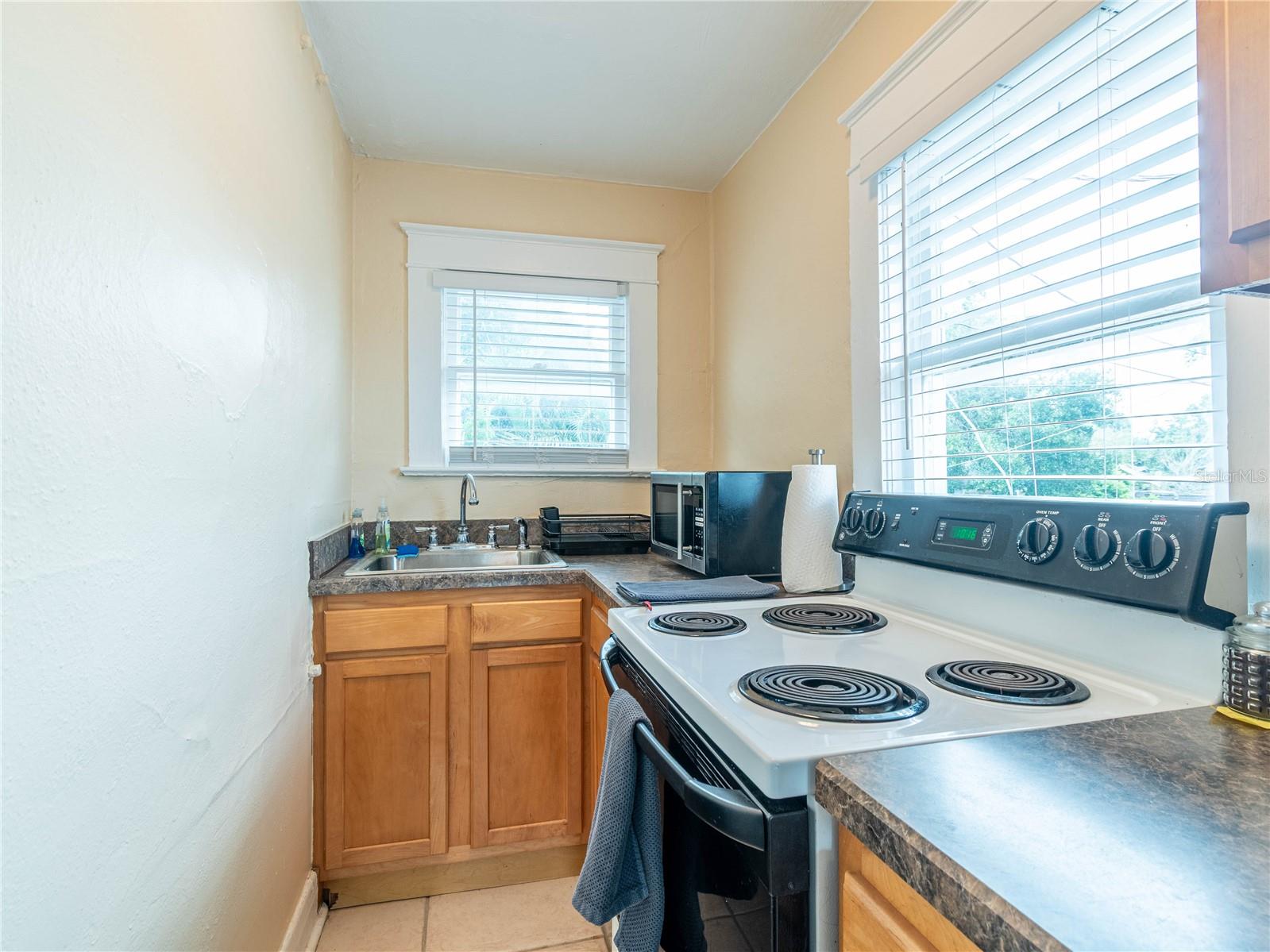 WEST SUWANEE HEIGHTS - Residential Lease
