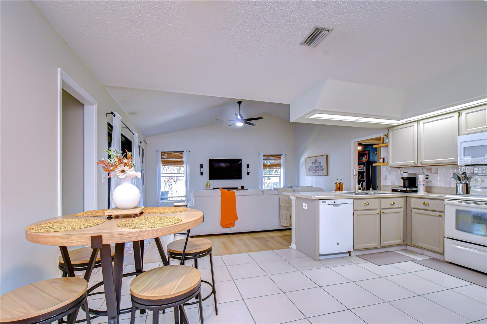 RANDOM OAKS PH I - Residential