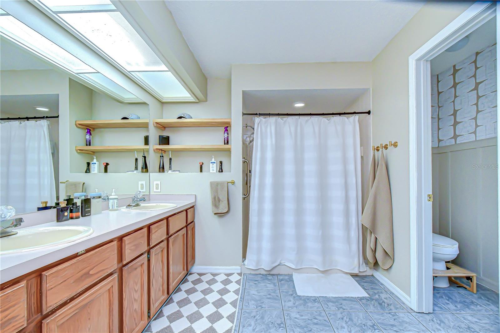 RANDOM OAKS PH I - Residential