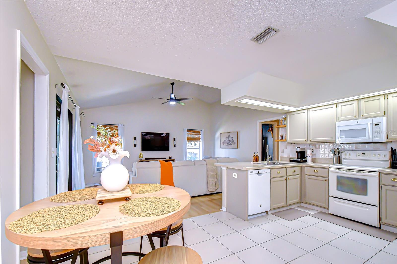 RANDOM OAKS PH I - Residential