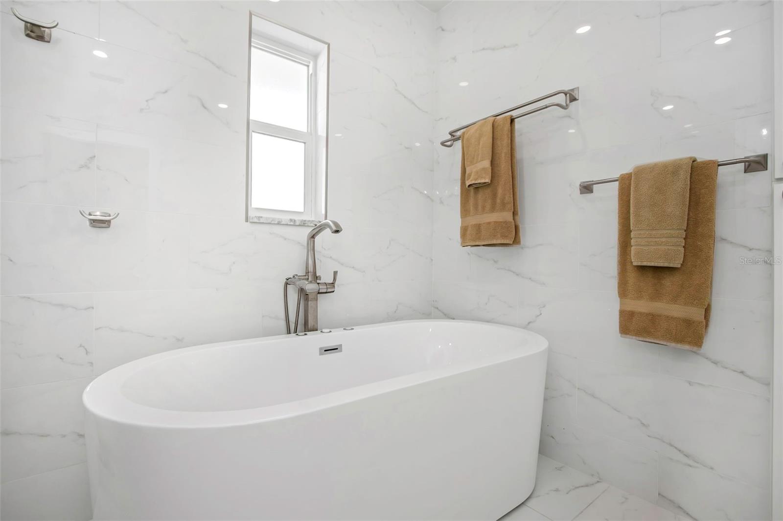 BAYSIDE SUB - Residential