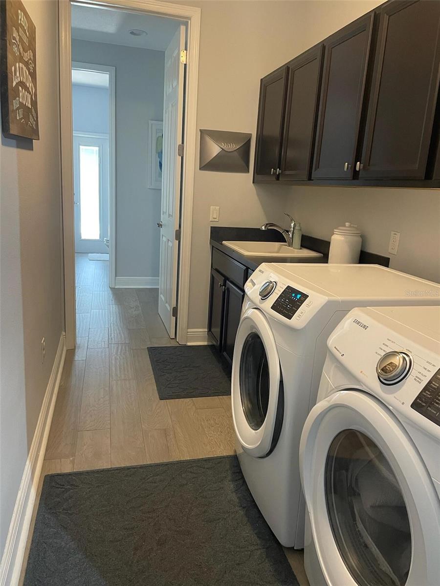 ESTUARY OF MOBBLY BAY - Residential