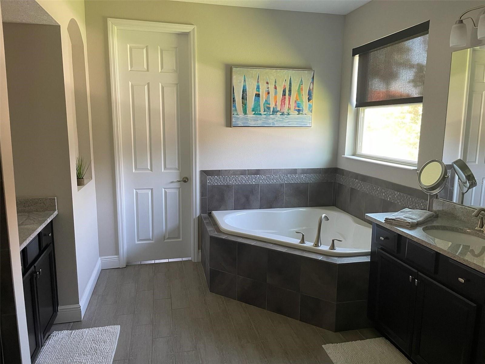 ESTUARY OF MOBBLY BAY - Residential