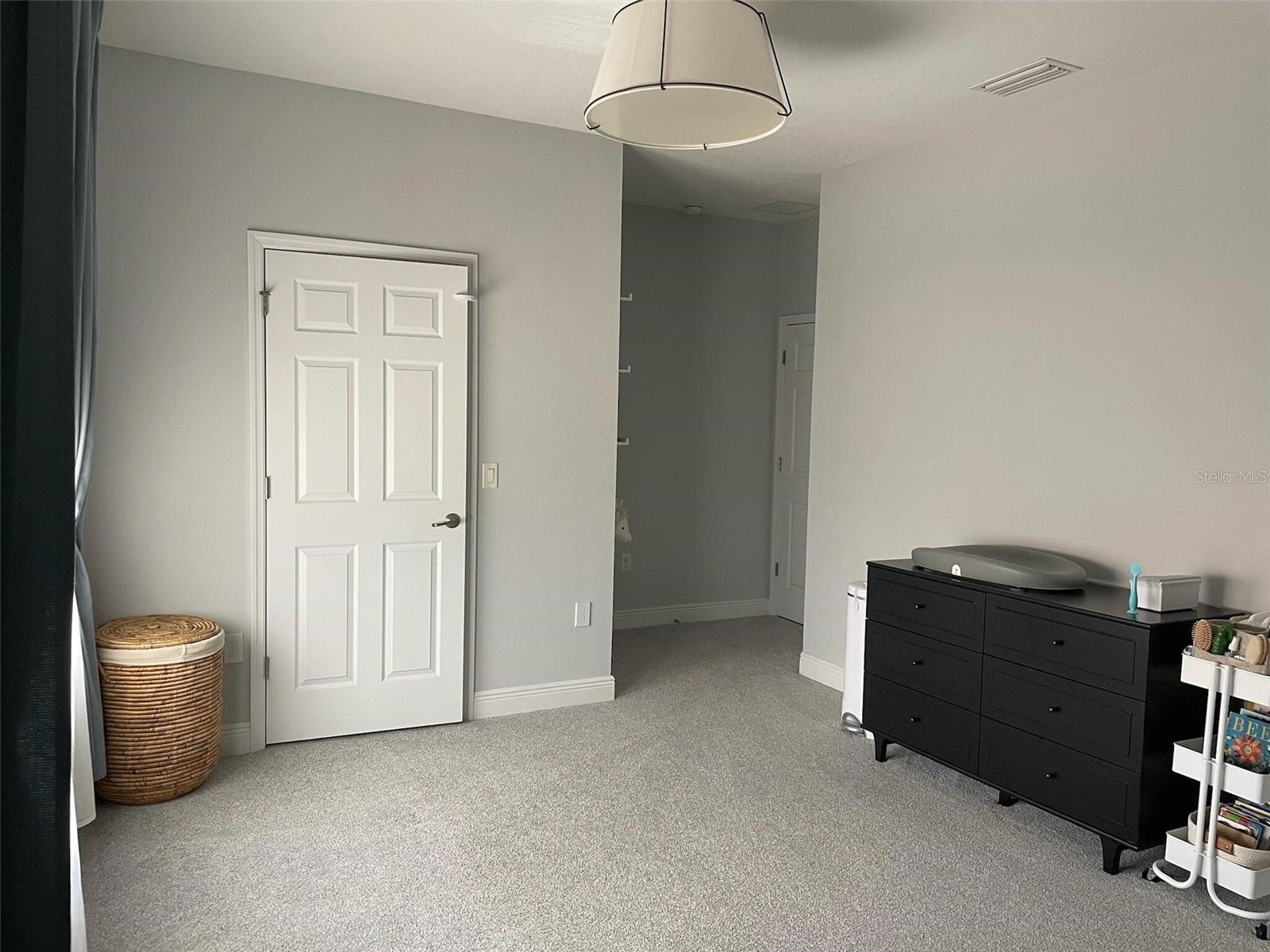 ESTUARY OF MOBBLY BAY - Residential