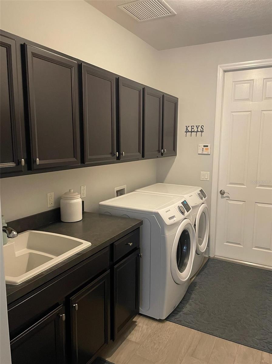 ESTUARY OF MOBBLY BAY - Residential