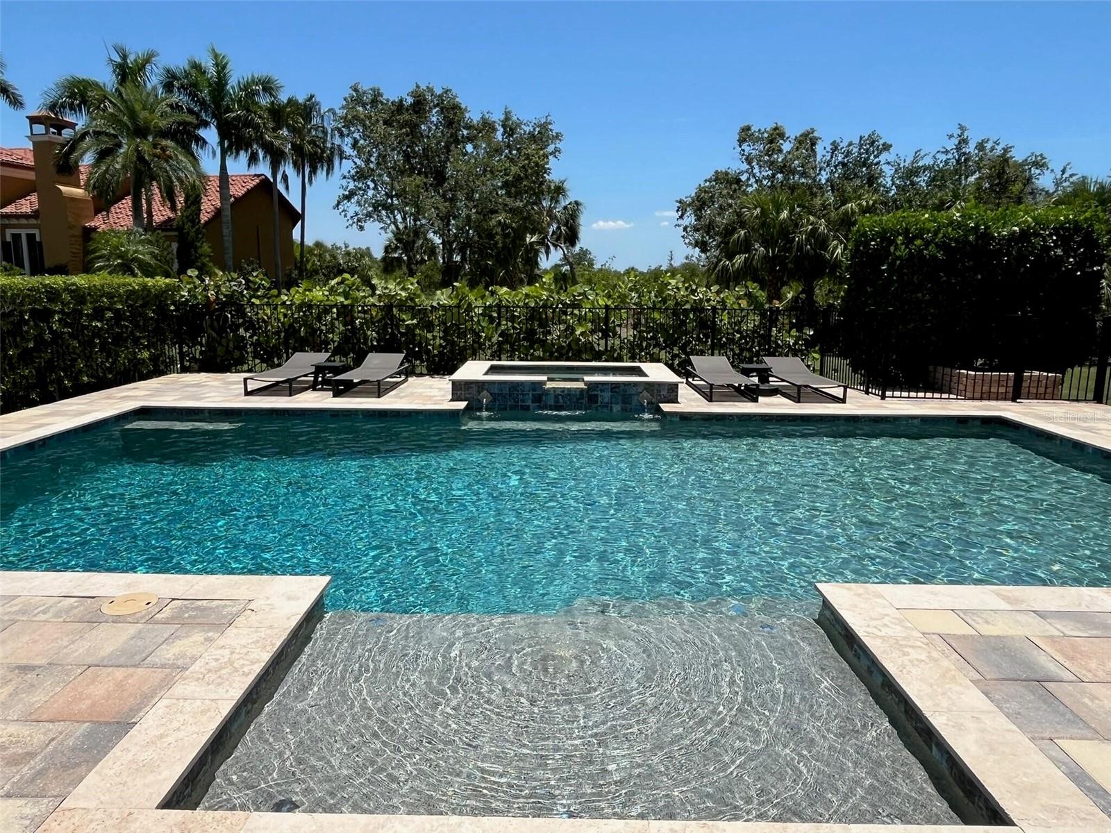 ESTUARY OF MOBBLY BAY - Residential