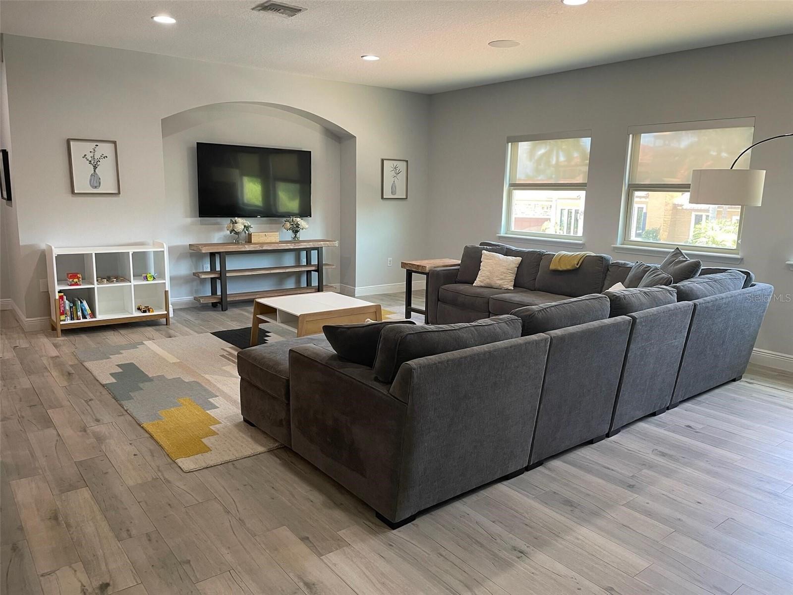 ESTUARY OF MOBBLY BAY - Residential