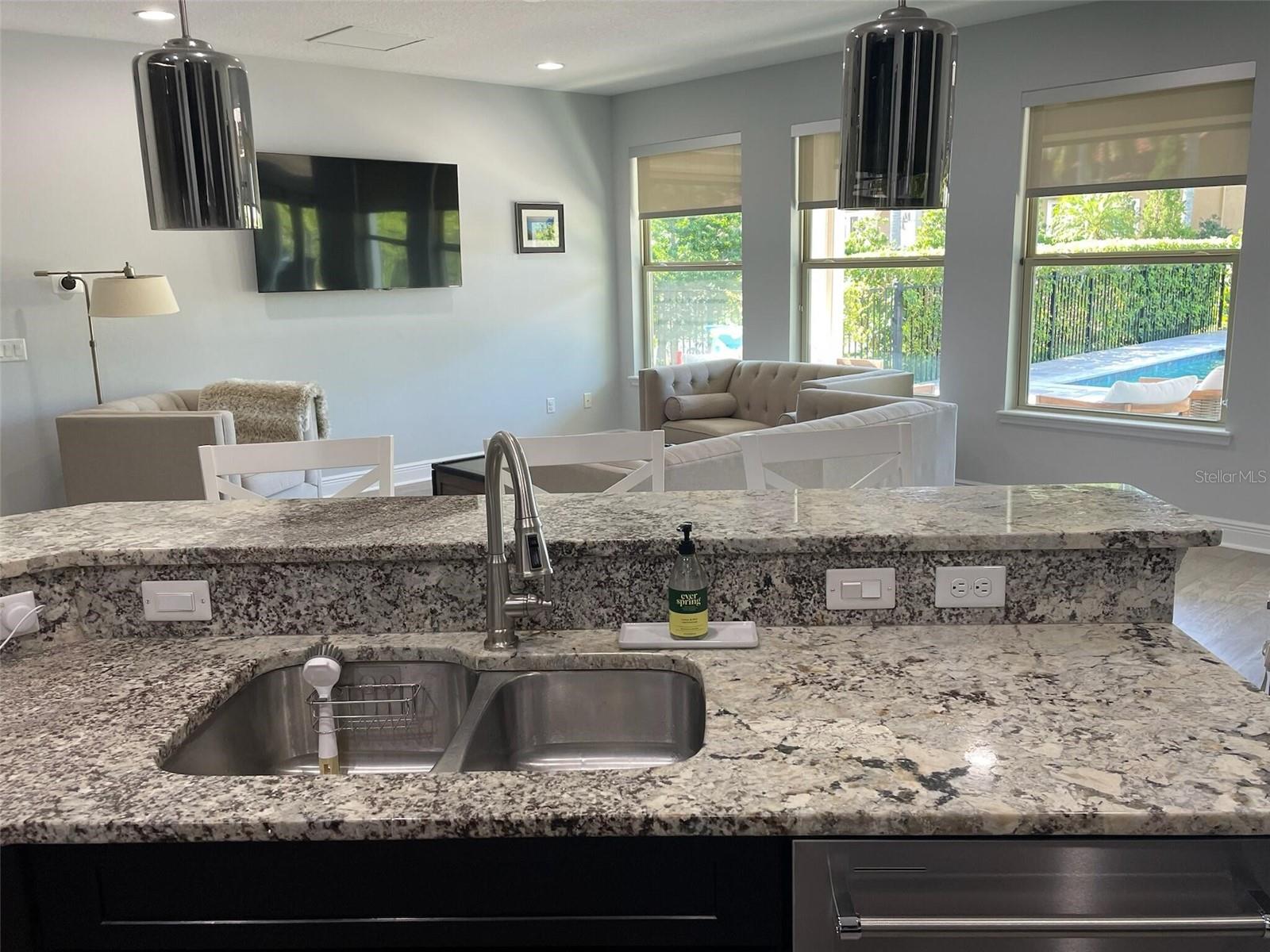 ESTUARY OF MOBBLY BAY - Residential