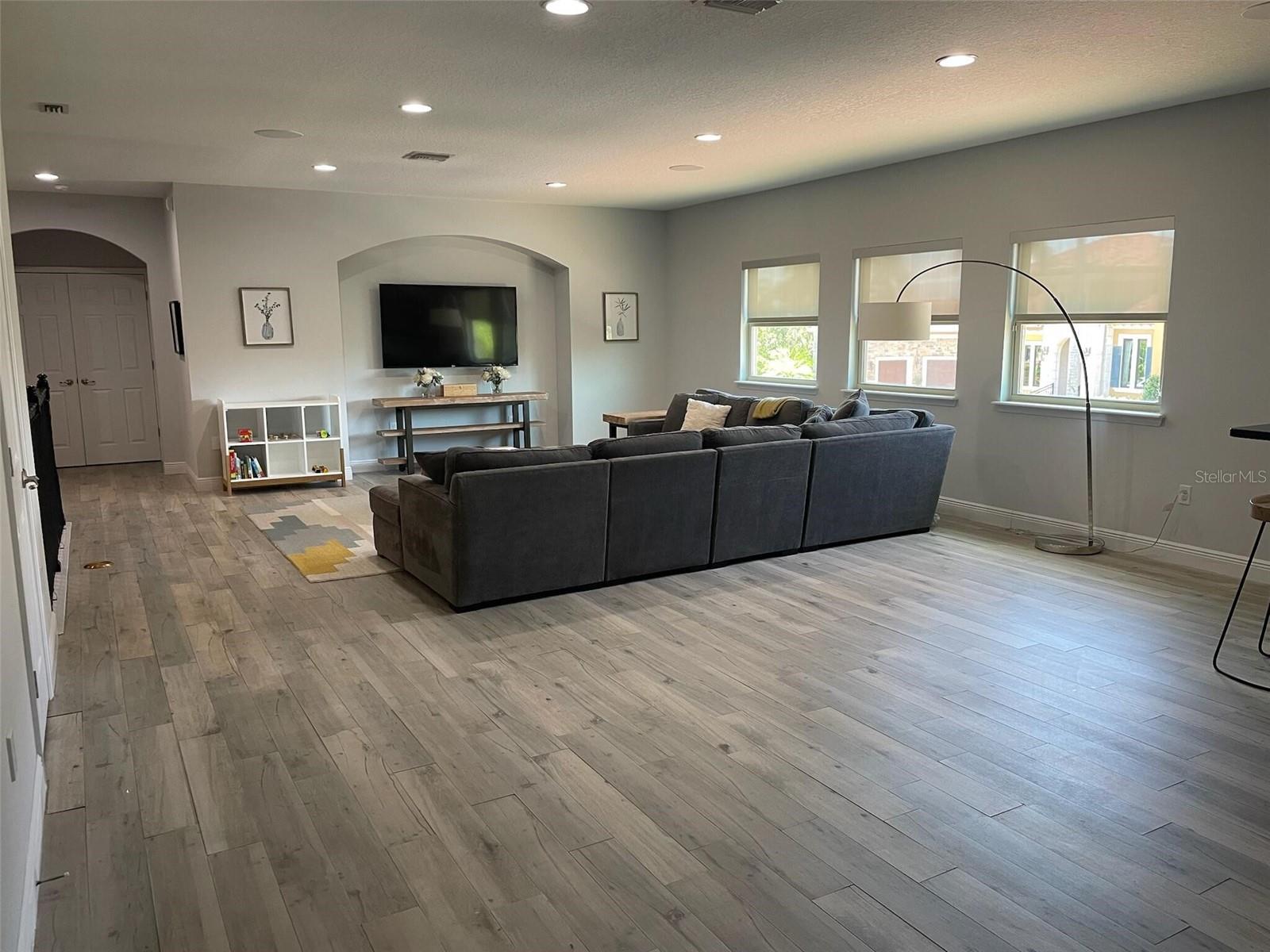 ESTUARY OF MOBBLY BAY - Residential