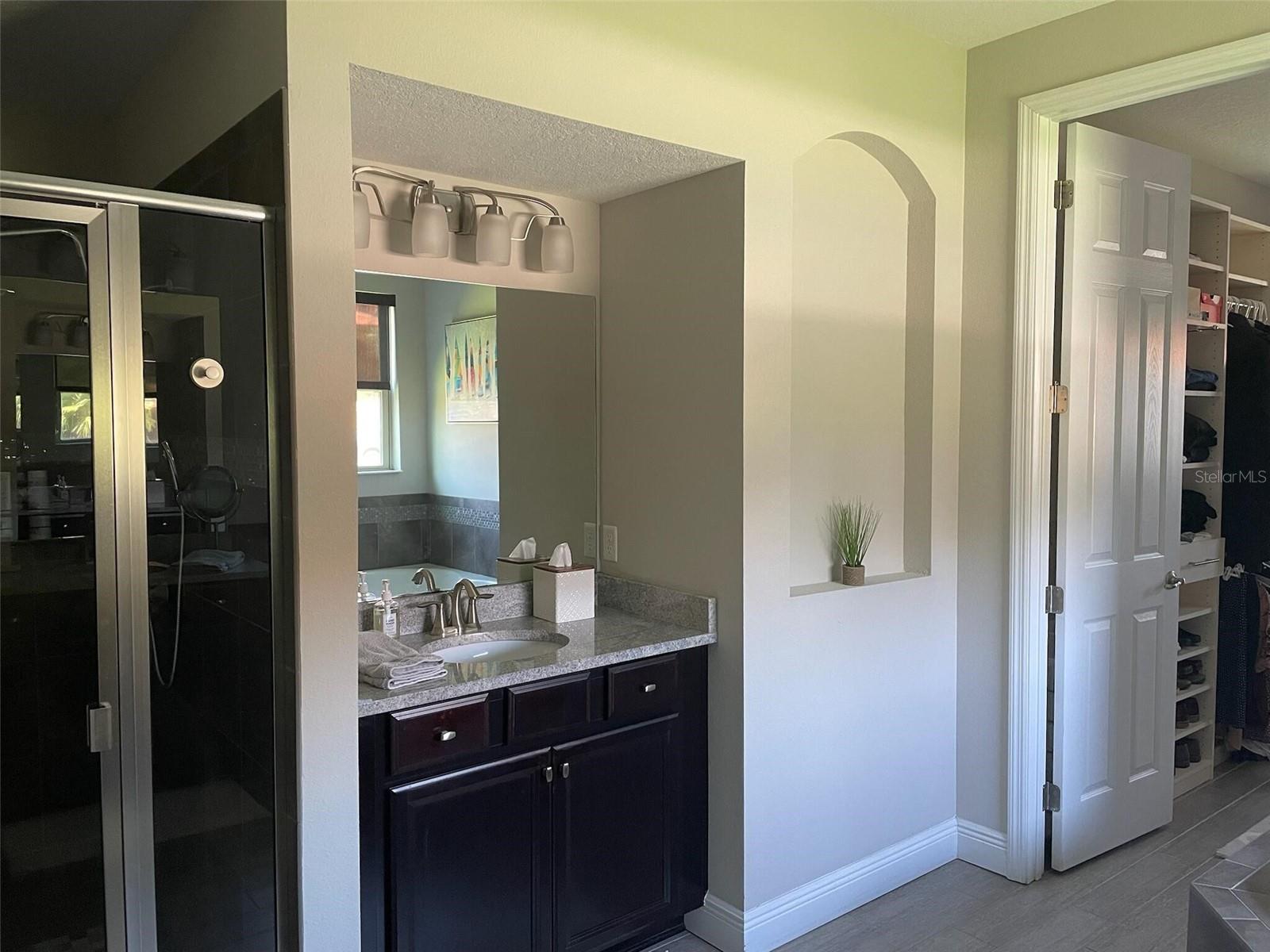 ESTUARY OF MOBBLY BAY - Residential