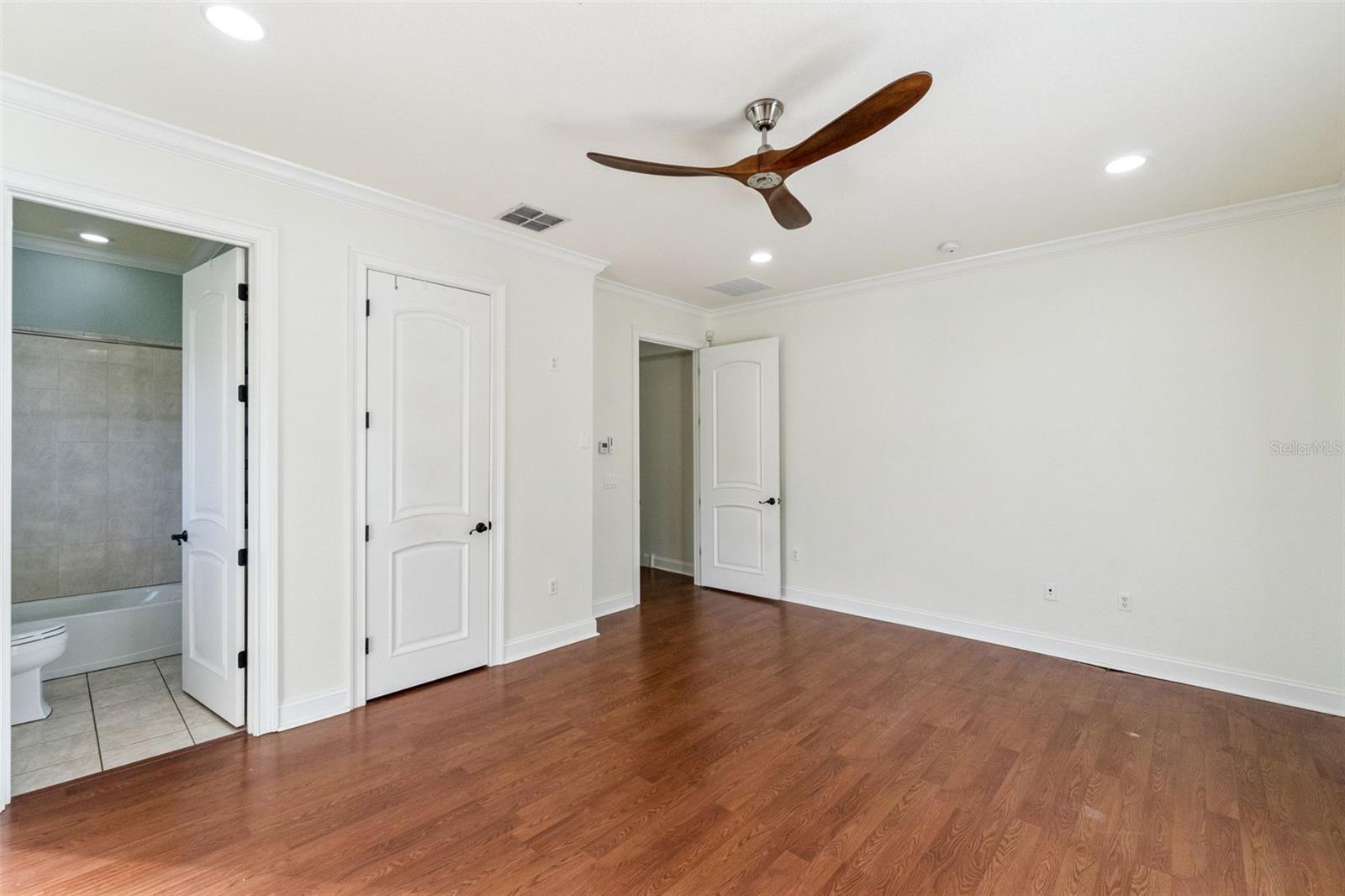 ACREAGE & UNREC - Residential