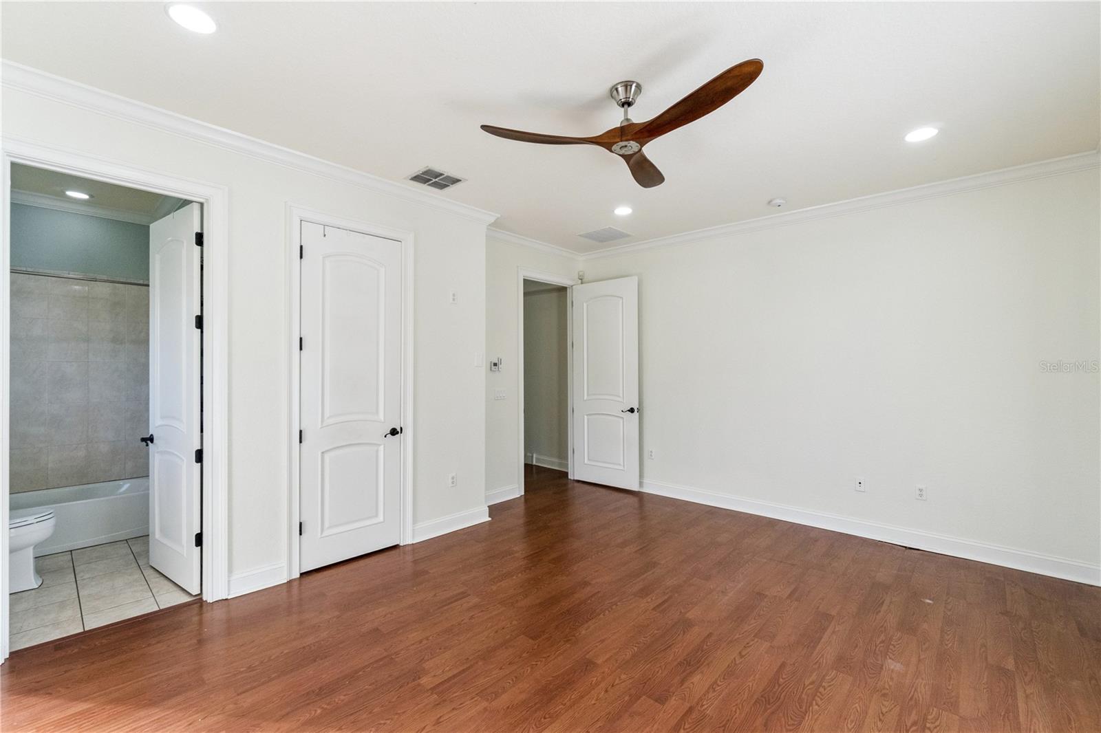 ACREAGE & UNREC - Residential