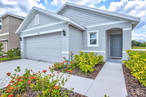 A home in PARRISH