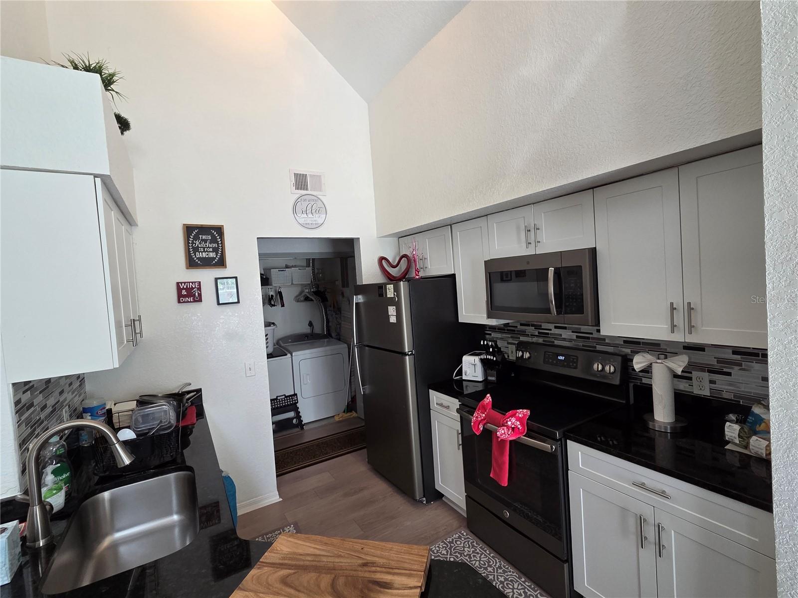 FOUNTAINS/METRO WEST - Residential Lease