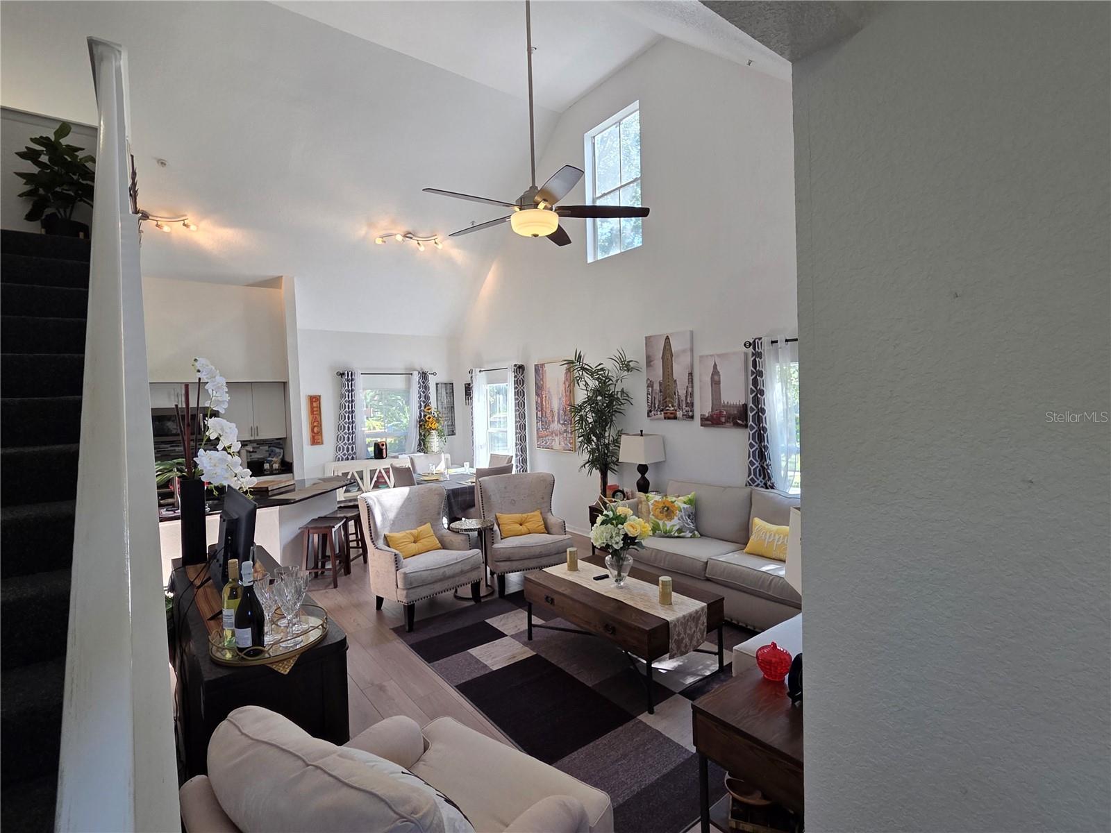 FOUNTAINS/METRO WEST - Residential Lease