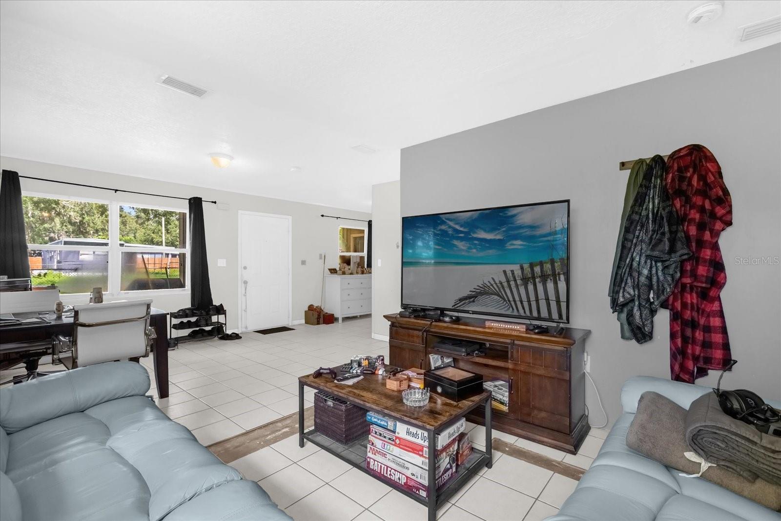 1723 MAGNOLIA LANE