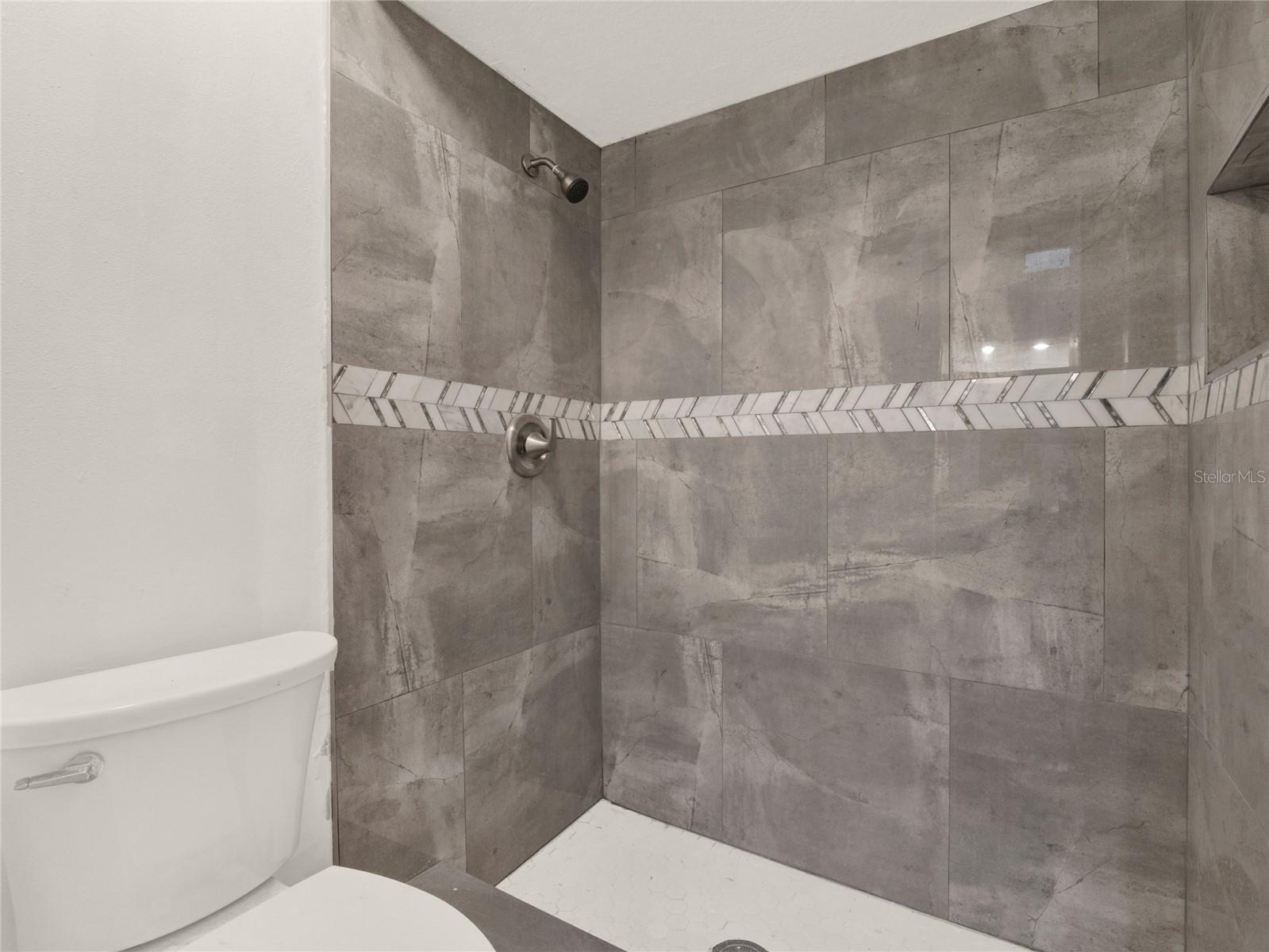 ORANGE TREE COUNTRY CLUB - Residential Lease