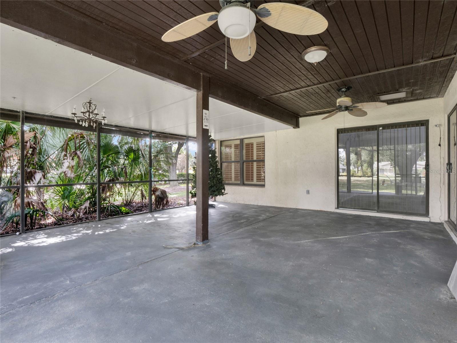 ORANGE TREE COUNTRY CLUB - Residential Lease