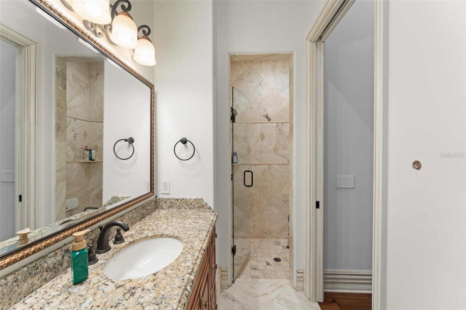 ISLEWORTH - Residential