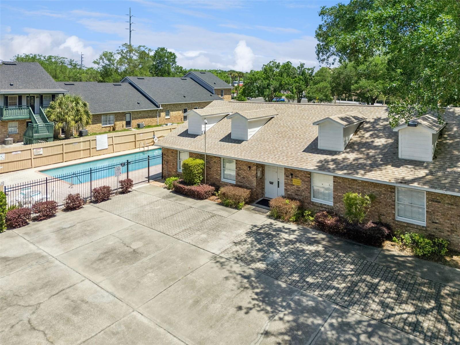 PALAMAR OAKS VILLAGE REP - Residential