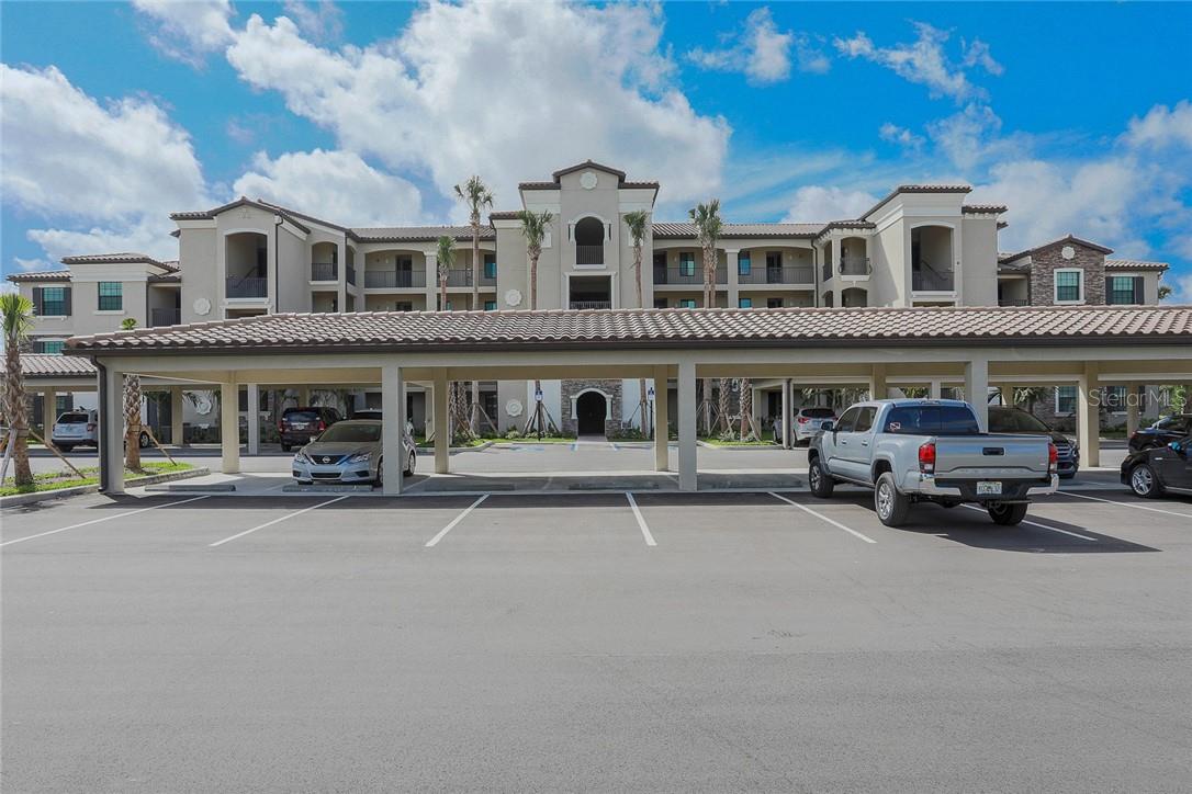Brand New and Beautifully Furnished 2 Bedroom 2 Bath Condo in the sought after community of Lakewood National at Lakewood Ranch! Fabulous views of the golf course from this 3rd floor unit. Spacious kitchen and dining area with huge island for entertaining. Master Bedroom offers a King Bed, Flat Screen TV, Walk in Closet, Walk in Shower in Master Bath. Guest bedroom provides Twin Beds. Membership transfers or $600, golf fees additional. Arnold Palmer Designed 36 Hole Golf Course. AMENITIES INCLUDE: CLUBHOUSE WITH RESORT STYLE POOL AND FULL SERVICE RESTAURANT AND TIKI BAR, FULL SERVICE SPA, TENNIS CENTER, BOCCE BALL COURTS AND MORE! Small Dog Welcome with $300 Pet Fee. AVAILABLE MAY 2025 THRU NOVEMBER 2025 $2500 MONTH AND DECEMBER AND JANUARY 2026 $5500 MONTH.