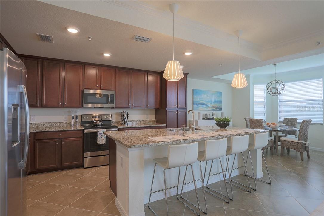 LAKEWOOD NATIONAL - Residential Lease