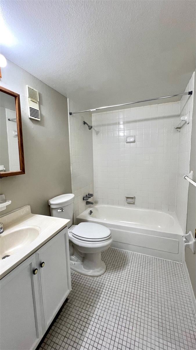 WIMBLEDON PARK CONDO 01 - Residential