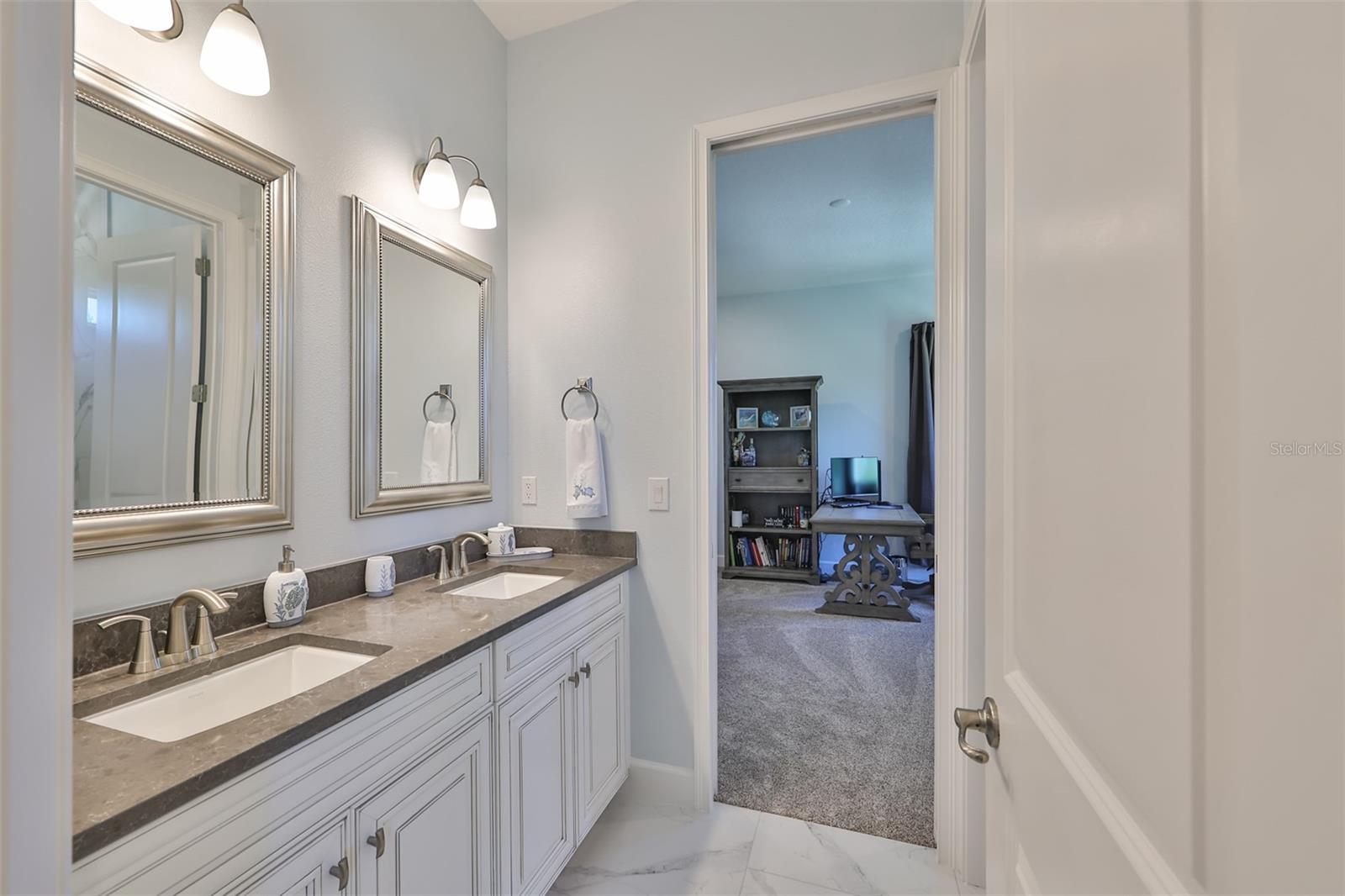 MIRABAY PH 3C-3 - Residential