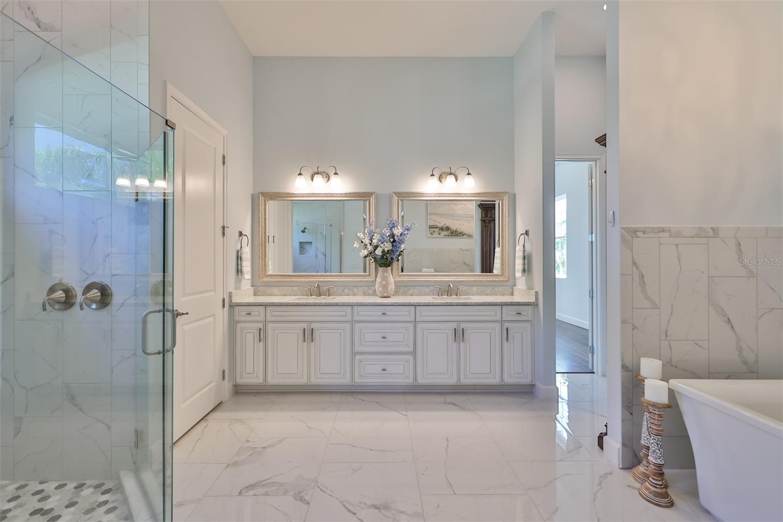 MIRABAY PH 3C-3 - Residential