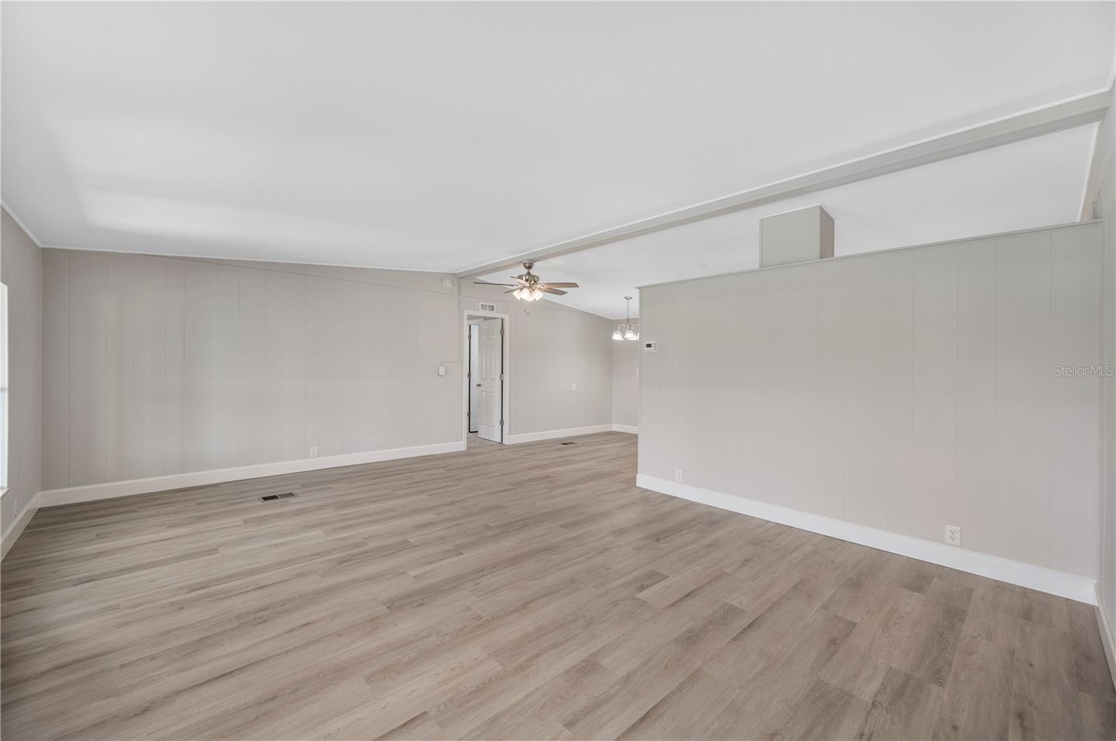 FLORAL LAKES - Residential