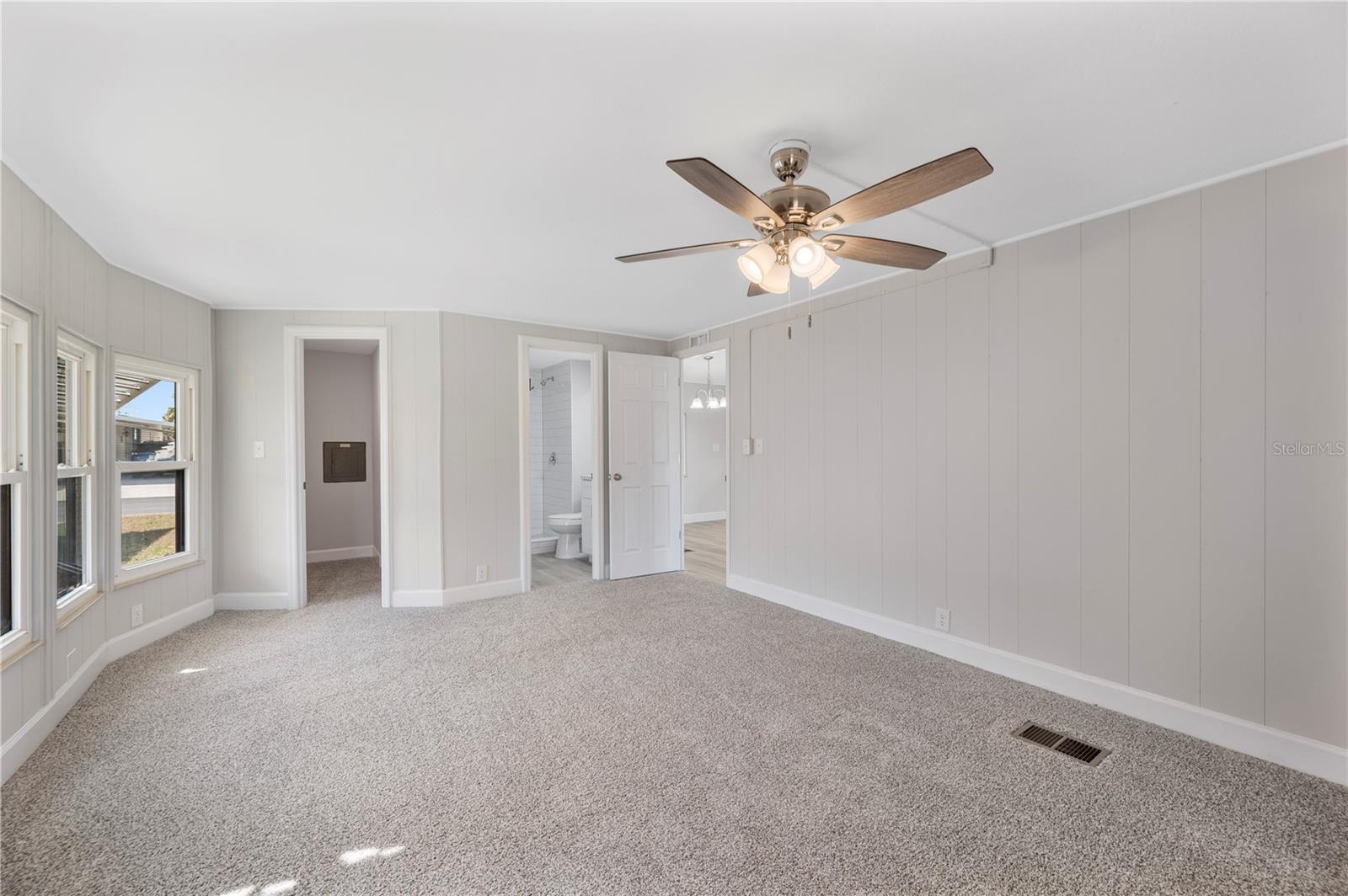 FLORAL LAKES - Residential