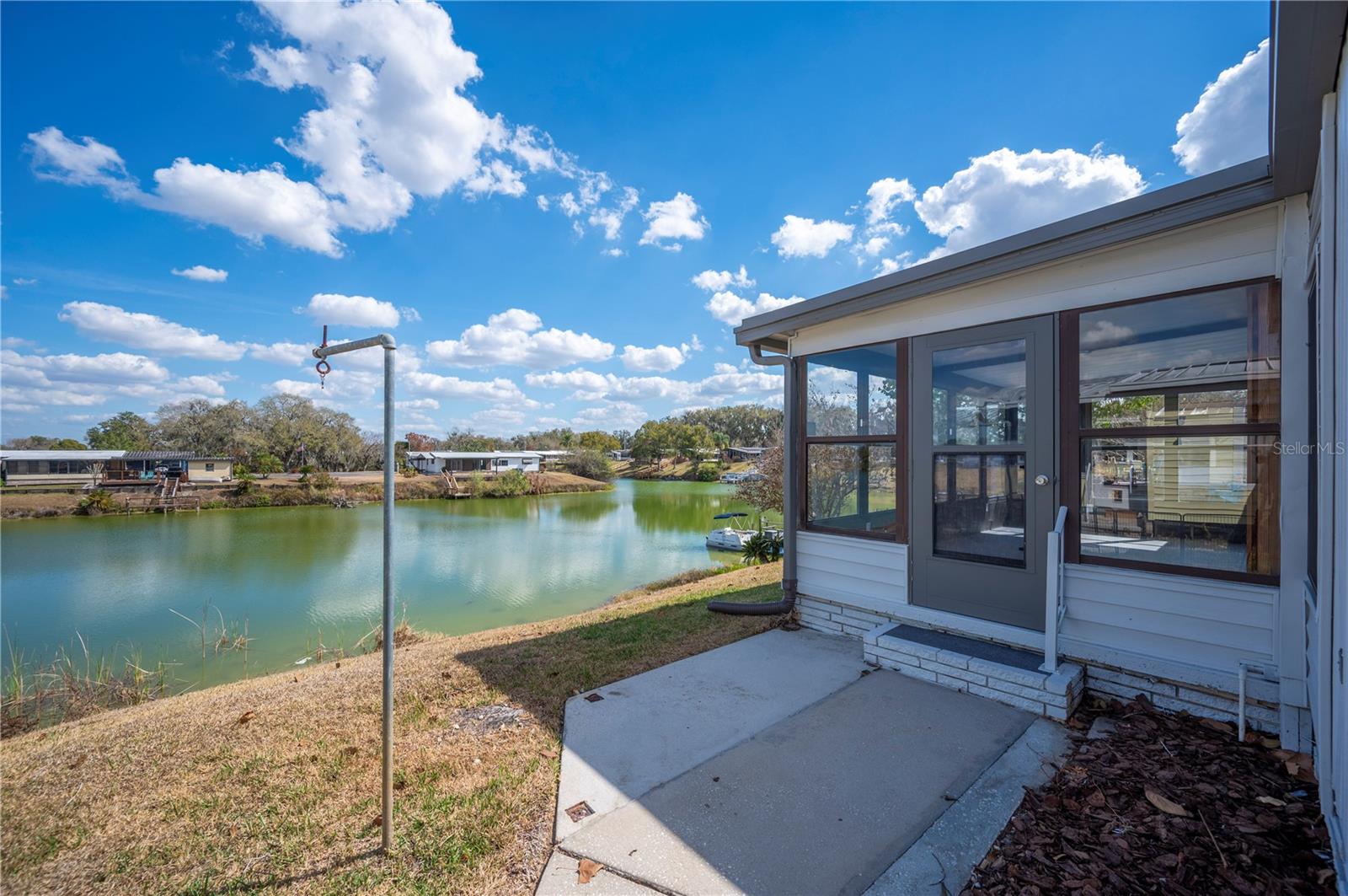FLORAL LAKES - Residential