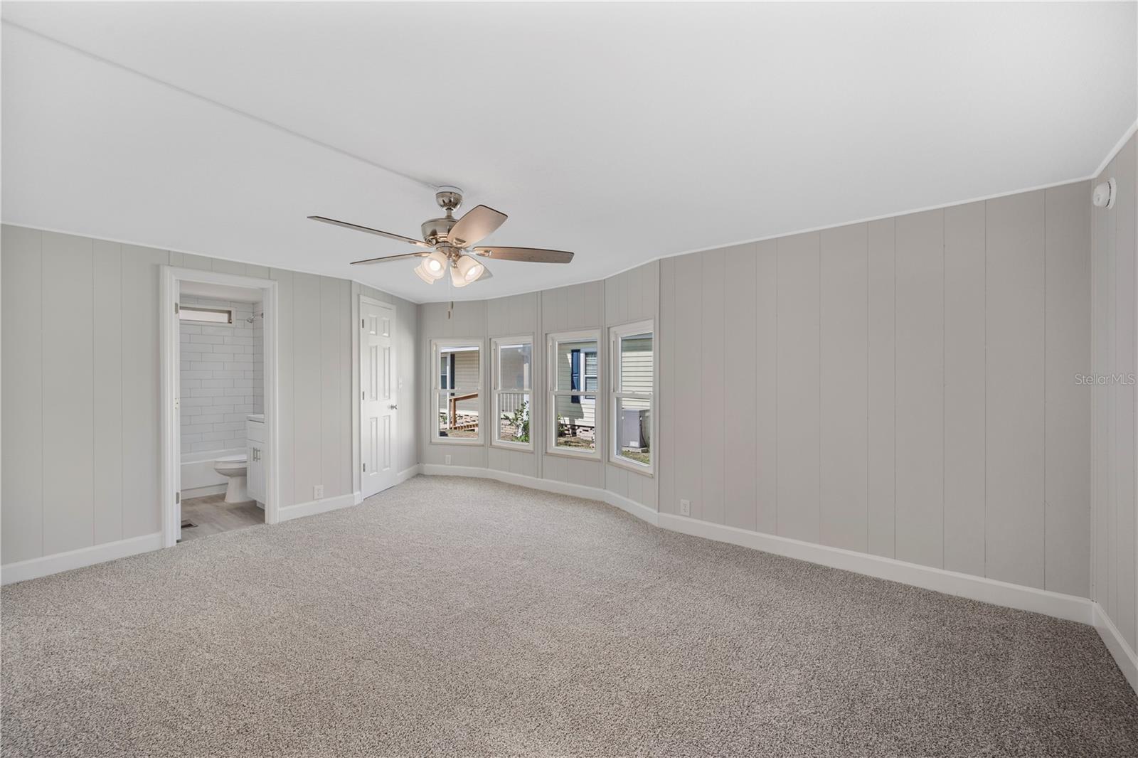 FLORAL LAKES - Residential