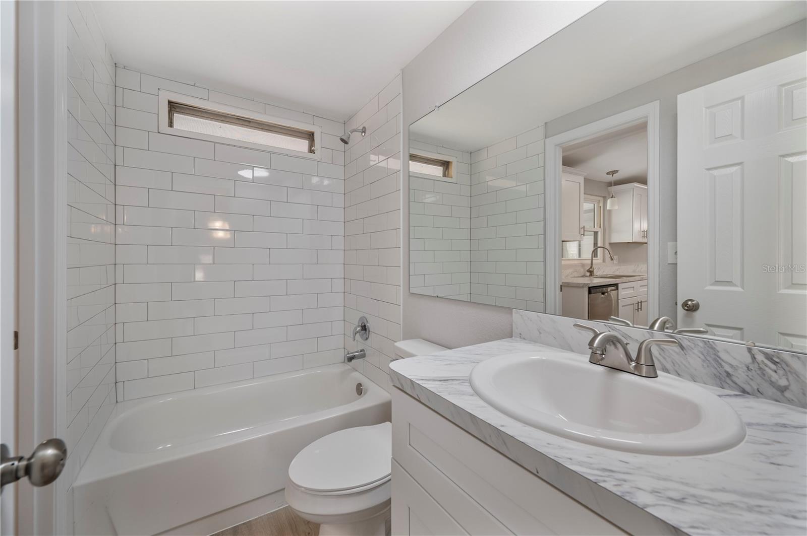 FLORAL LAKES - Residential